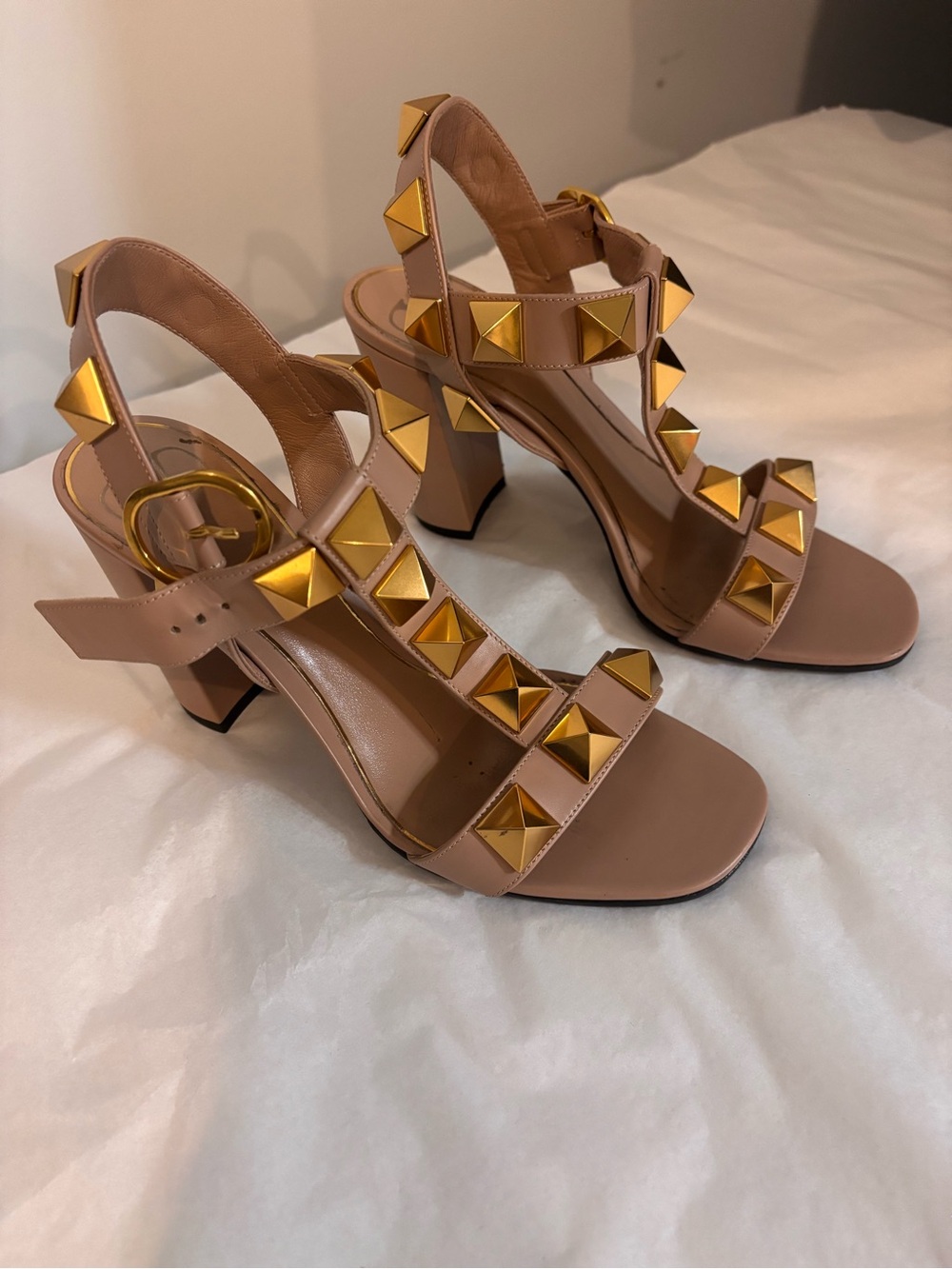 Valentino Garavani Roman Stud Block Heel Sandals in Nude/Rose Women’s Size 38.5